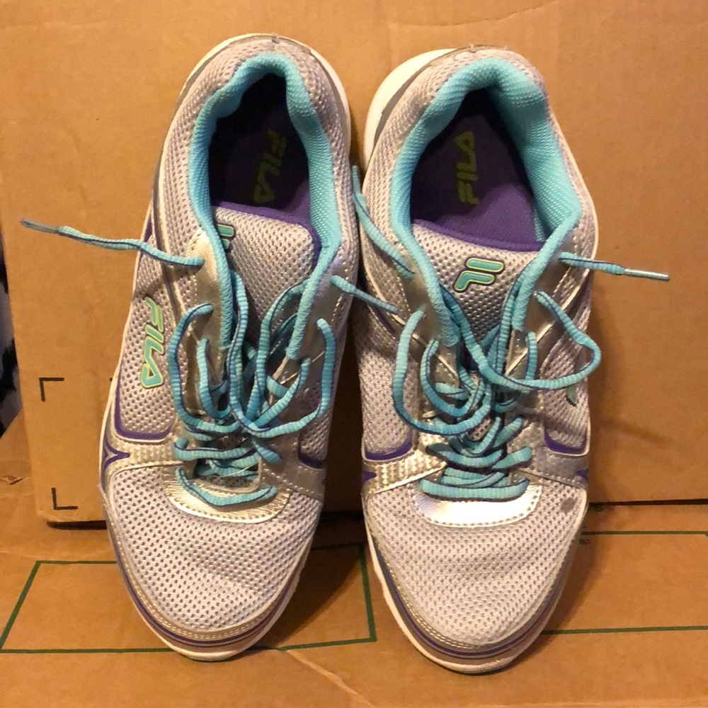 Fila tennis shoes like new barely worn